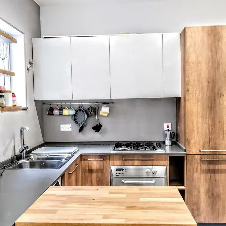 Modern & Bright